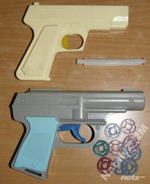 Toys from my grandfather's attic. A disc-shooting pistol from the USSR and a ring-throwing game. - Toys, Pistols, , Childhood, the USSR, Russia, Nostalgia, Memories, Video, Longpost