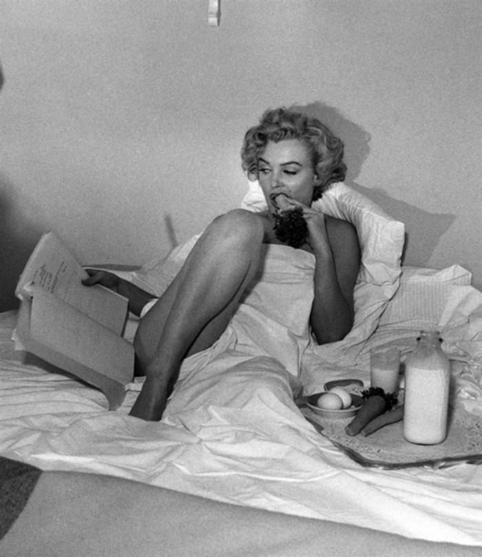 Marilyn on insta - Marilyn Monroe, Breakfast, The photo, Retro, Hollywood, Sepia, Portrait