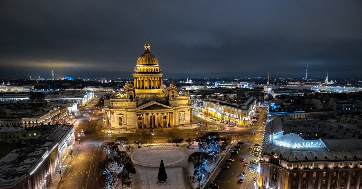 Время в санкт петербурге. Собор Питер Исаакиевский 4к. Питер Исакиевский аэросъемка. Виды Санкт-Петербурга Исаакиевский собор ночью. Исаакиевский собор ночью вид сверху.