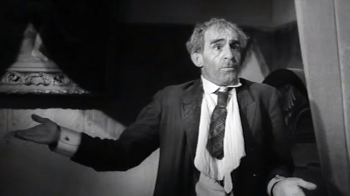 Странный способ борьбы с попрошайками в Казахстане