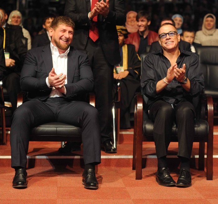 Just humble! - Ramzan Kadyrov, Jean-Claude Van Damme, The photo, Manspreading