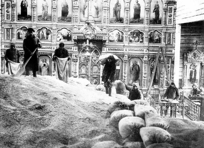 Church used as a granary, USSR, 1930. - The photo, Granary, Church