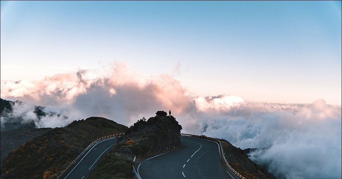 Mountain ways. Мадейра дороги. Серпантин в горах. Серпантин дорога. Горная дорога.