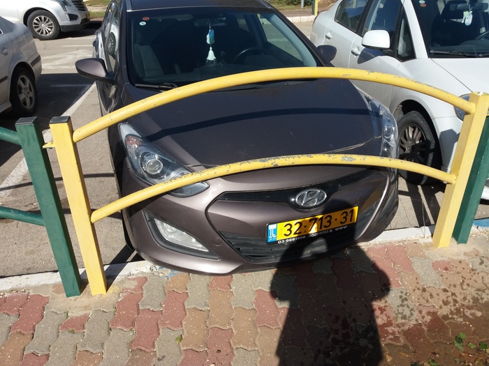 Israeli parking* - My, Parking, Israel, Idiocy, Как так?, , Road traffic, This is the norm, Auto repair, How?