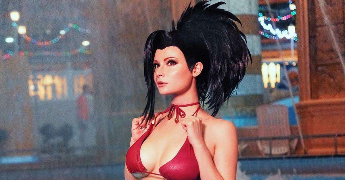 Momo Yaoyorozu Cosplay