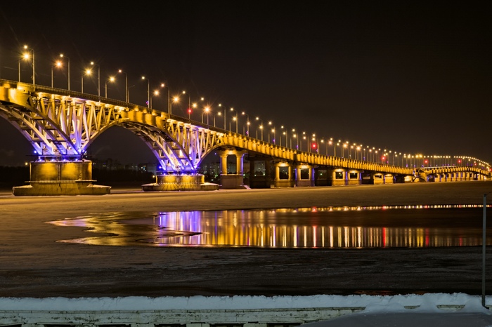 Dedicated to the snow collapse in Saratov - My, Saratov, Saratov vs Omsk, Snowfall, Traffic jams, Bridge, Volga, Night, Volga river