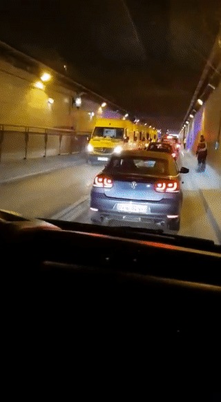 Что то пошло не так... Dhl, Доставка, Авария, Авто, Гифка