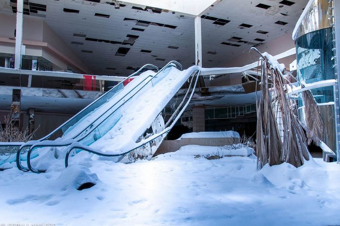 Abandoned mall in Ohio - Ohio, Mall, Thrown, Blizzard, Longpost
