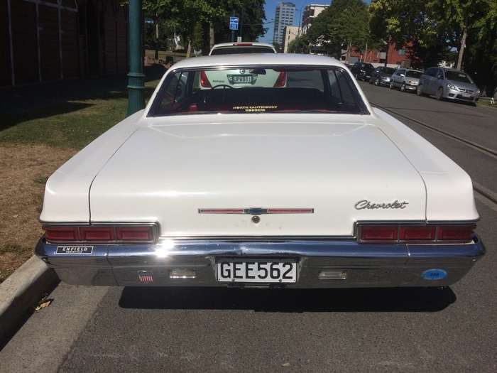 The 1966 Chevrolet Impala is a classic of the American automotive industry. It has an aggressive design with a coke bottle sidewall line. - My, , Oldtimer, , Longpost