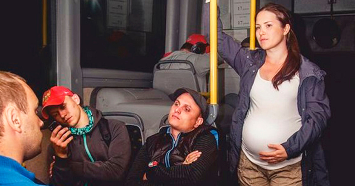 Раз была беременна. Беременные женщины автобус. Не уступил место в автобусе.