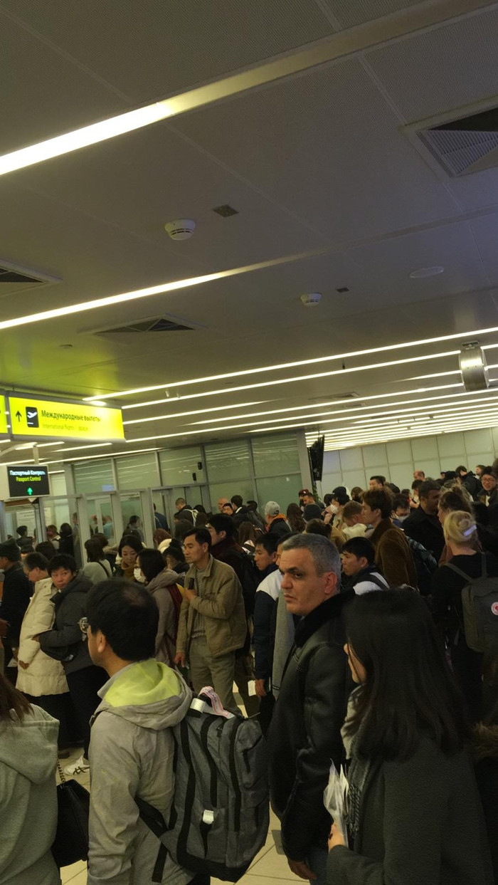 Organizational idiocy of Sheremetyevo. - My, , Sheremetyevo, Stupidity, Queue, Unnecessary, Passport control