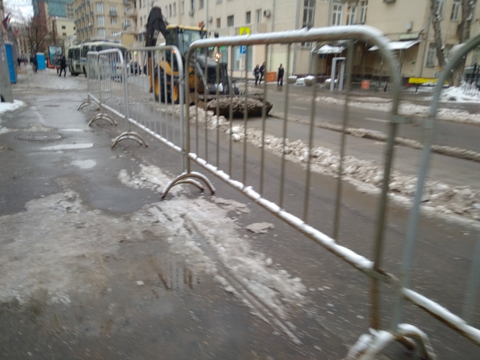 Cleaning before guests arrive - My, Mosque, Moscow, Snow