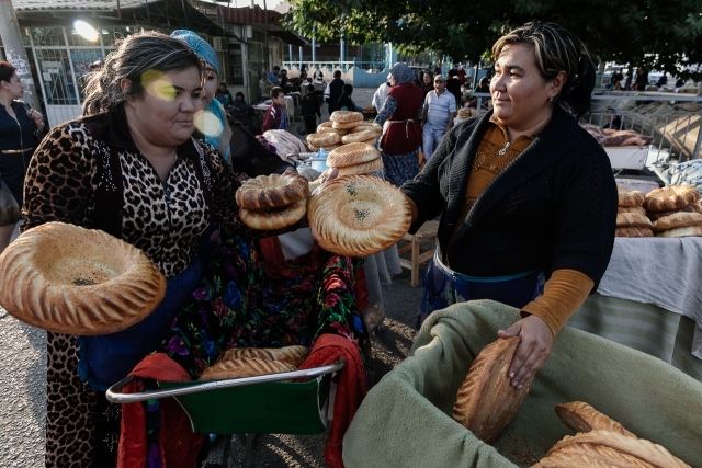 Country of White Chevrolets: Tashkent. How a Russian photographer traveled around Uzbekistan - Uzbekistan, Tashkent, middle Asia, CIS, Pilaf, Travels, East, Color, Longpost