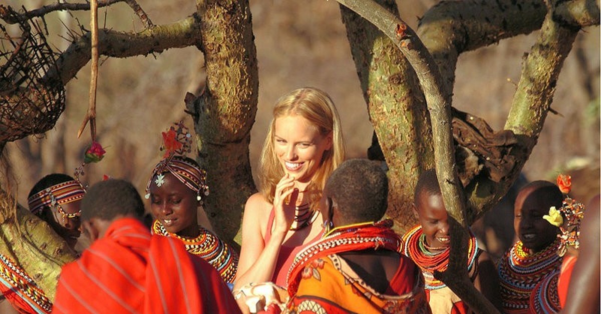 Африка белая женщина. Белая Масаи (Гермина Хунтгебурт, 2005). Джеки идо белая Масаи. Белая Масаи (2005).