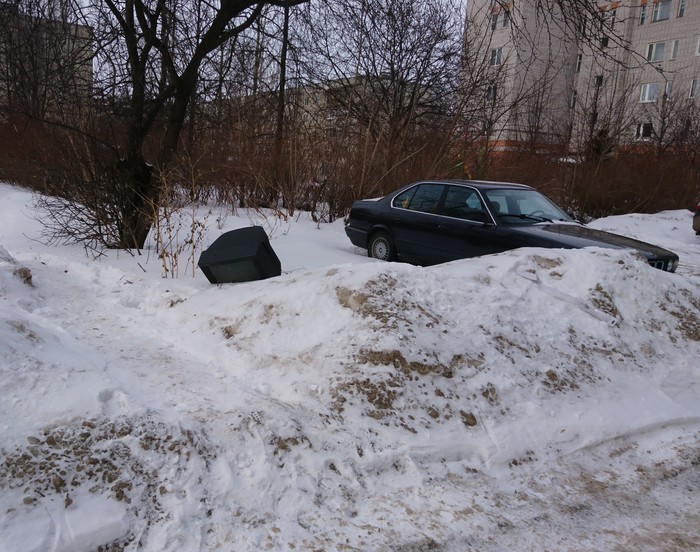 Spring. The first TVs arrived - TV set, Snowdrift