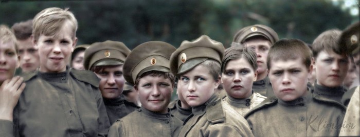 курица не птица прапорщик не офицер. 1551381357139698383. курица не птица прапорщик не офицер фото. курица не птица прапорщик не офицер-1551381357139698383. картинка курица не птица прапорщик не офицер. картинка 1551381357139698383. Первого января 1972 года в Советской армии был введён институт прапорщиков. Вскоре после этого события в среде военных появились афоризмы: «Прапорщик – новая шахматная фигура. Идёт куда хочет, берёт что хочет и сбить нельзя», а также «Курица не птица, баба не человек, прапорщик не офицер».