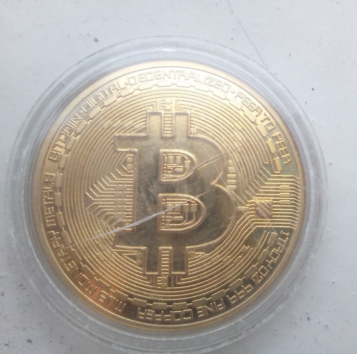 Golden bitcoin. - My, Bitcoins, Coin, Bank, Wealth, Happiness, Vipman84, Longpost