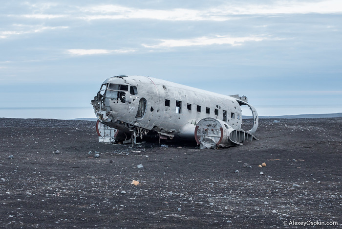 The remains of a US Navy DC-3 aircraft on a beach in Iceland - Iceland, The fall, Airplane, USA, Longpost