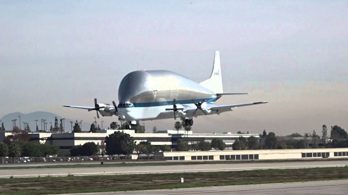 Boeing-377SG (Aero Spacelines Super Guppy)."Беременная гуппи" из НАСА. Самолет, Транспортная авиация, Гуппи, Длиннопост