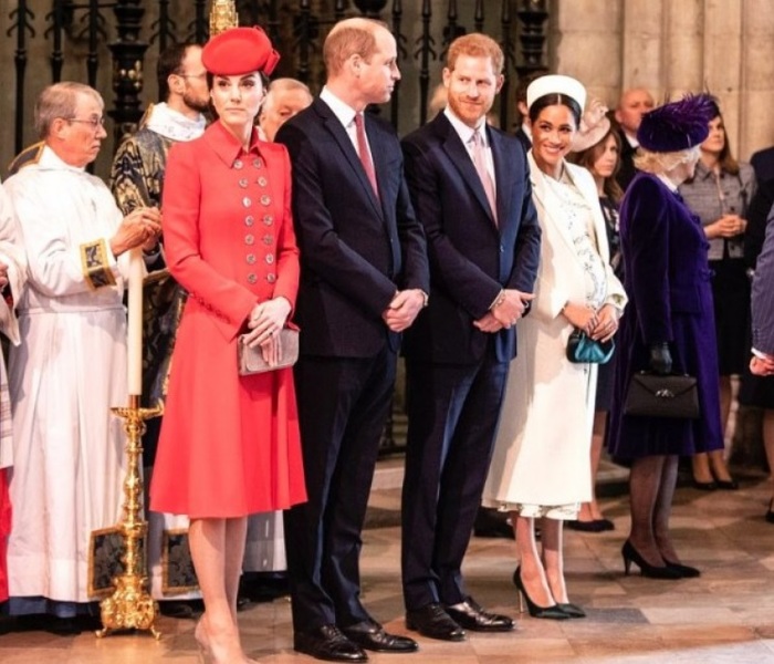 And who are you for - for the Reds or for the Whites? - England, The photo, Prince, Great Britain, Windsors