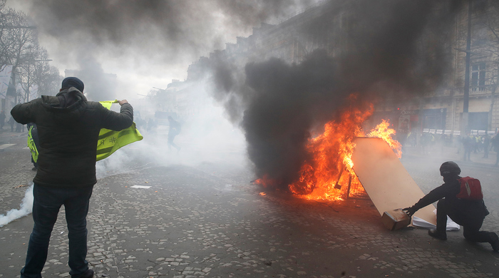 Yellow vests began mobilization. - Yellow vests, Protest actions, , Disorder, Arson, Longpost, France