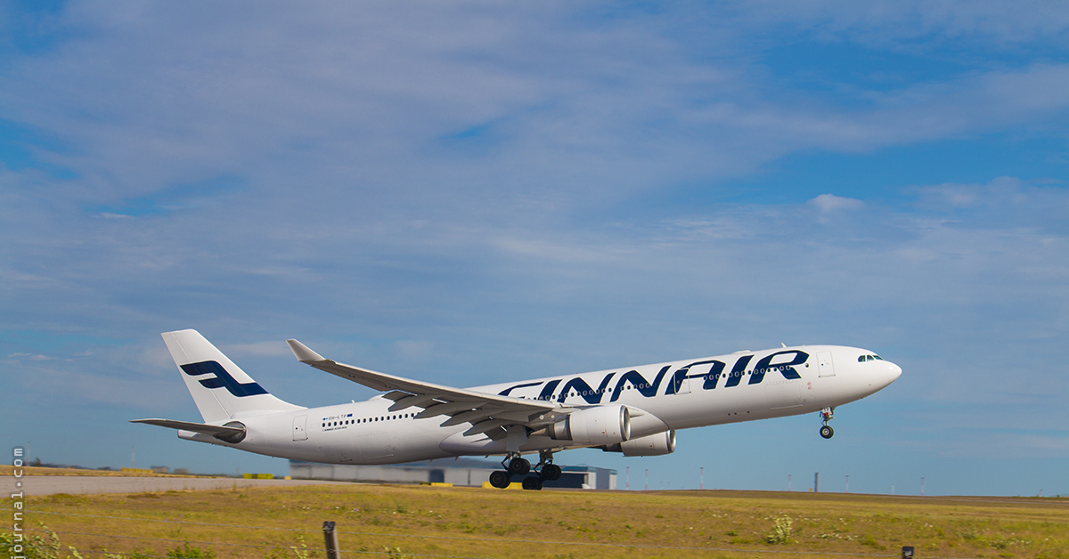 Little airplane productions россия 24 заставка. самолет для детей. самолет школьник. Little airplane. Beechcraft baron g58.