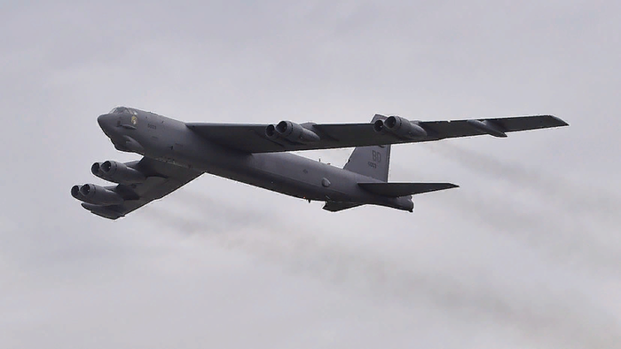   :       B-52   