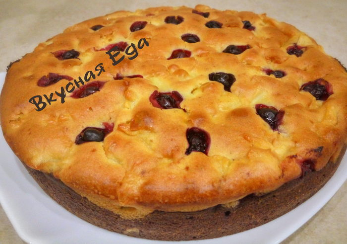 Two-layer pie with apples and berries - My, Pie, Video recipe, Video, Recipe, Bakery products, Berries, Apples