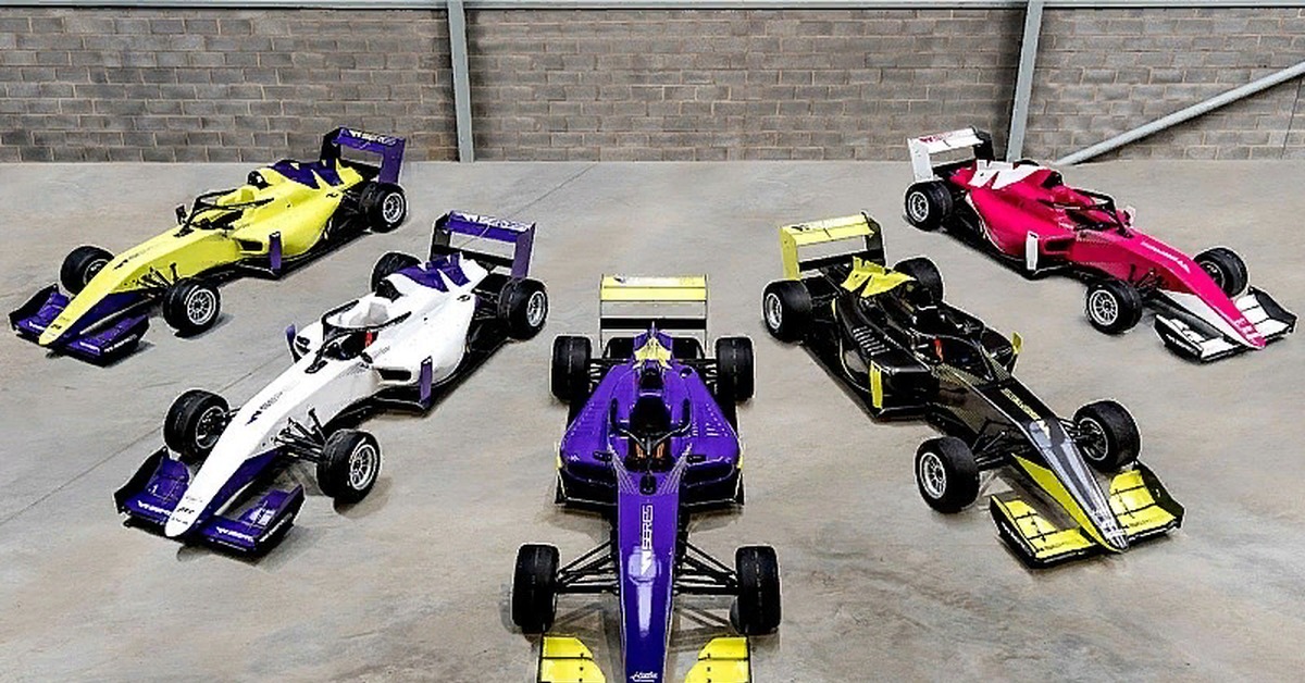 1w series. W Series. Формула w Series. W Series 2022. W Series Racing x.