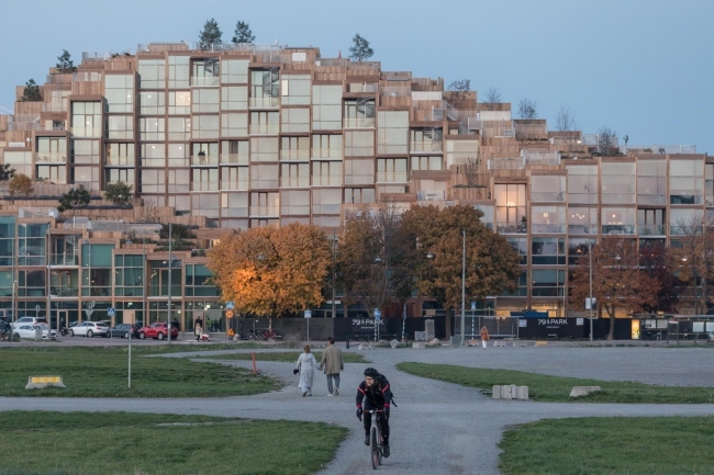 Inhabited slopes. - Stockholm, Modern architecture, Longpost, The park, Residential complex