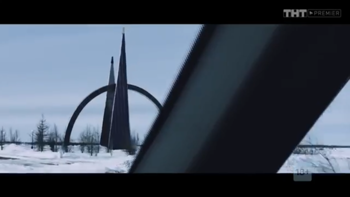 В сериале на ТНТ дочь олигарха убили возле стелы в Салехарде