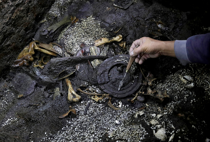 Remains of boy with attached wings found in Mexico City suburb - My, Archeology, Find, Mexico