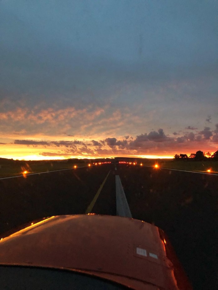 A little beauty in the ribbon - My, Aviation, Sunset, Beautiful, Longpost