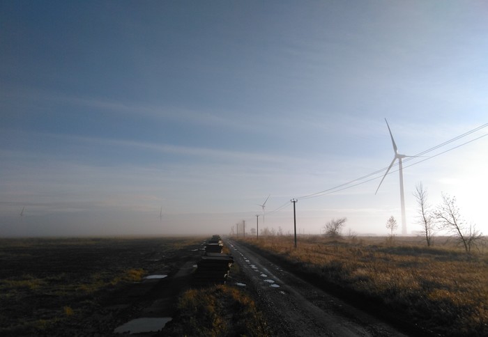 Foggy Albion idols (no) - My, Ulyanovsk region, The photo, Mobile photography, Fog, Wind farm, Windmill, Wind generator