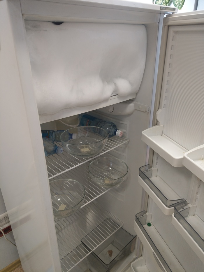 What do you know about defrosting an office refrigerator! - My, Refrigerator, Defrost, Freezer, Ice