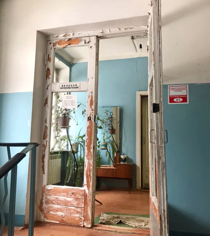 Doors to the antenatal clinic in Peresvet (Moscow region) - Devastation, Health care, Peresvet, Sergiev Posad, United Russia, Corruption