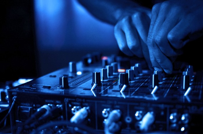 Free sound engineer/dj - Sound, Freebie, Dj, Freelance, Event, No rating