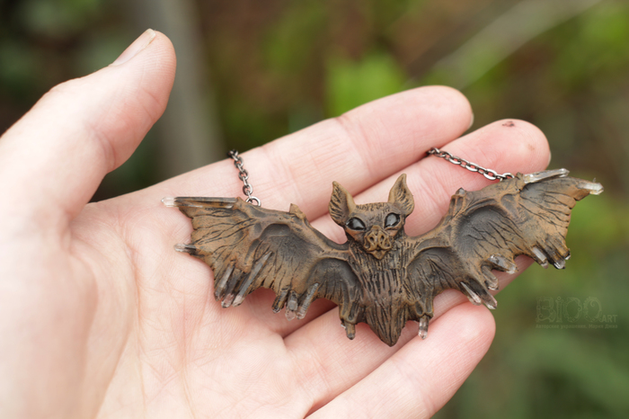 Bat with leathery wings covered with crystal outgrowths) Polymer clay, acrylic, quartz, lacquer. Wingspan 9 cm. - My, Bat, Pendant, Polymer clay
