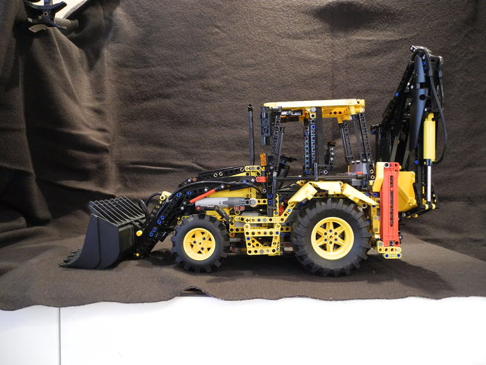 Лего Экскаватор-погрузчик Volvo BL61 (самоделка) LEGO, LEGO Technic, Volvo, Строительная техника, Видео, Длиннопост