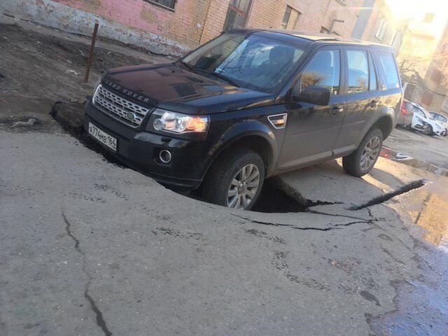 Ostap stopped at the entrance to Proval... - Bad roads, Failure, Saratov, Saratov vs Omsk