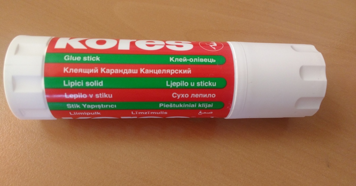 Клей клеящие карандаши. Glue Stick Клеящий карандаш. Glue перевод. Pioneer photo Glue Stick. Клей стик сухой правильное название.