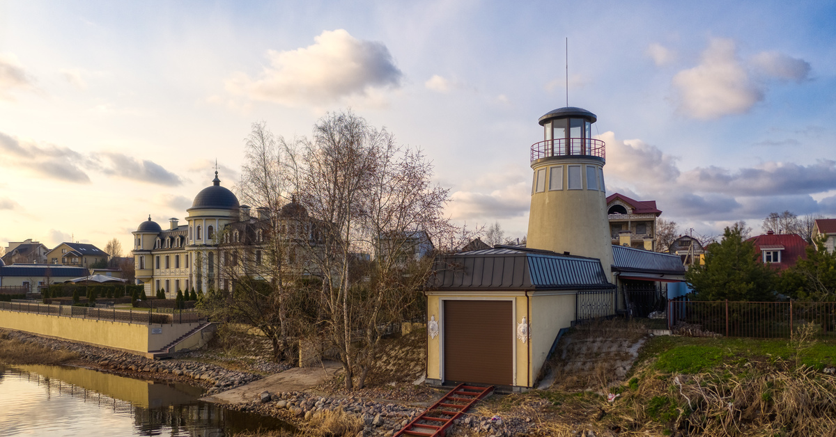 Новосаратовка. Резиденция Виролайнена Новосаратовка. Новосаратовка Ленинградская область. Деревня Новосаратовка Ленинградской области. Новосаратовка 131 дворец Виролайнена.