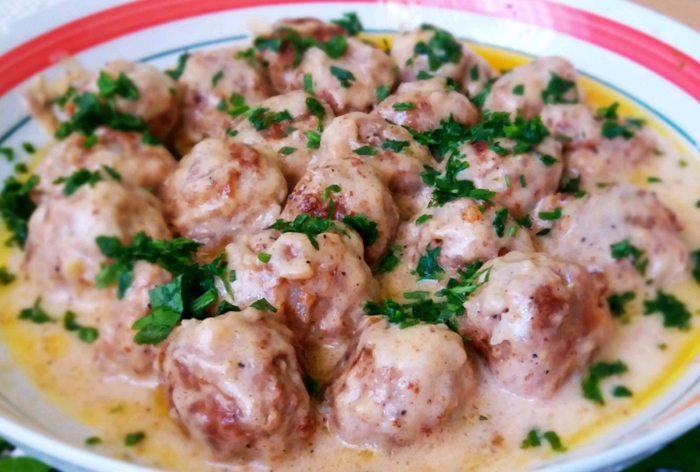 Meatballs with rice in creamy sauce - My, , Meatballs, Video, Longpost, Food, Recipe, Cooking