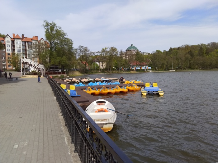 Walking incident. - My, Walk, Passerby, A boat, Lake, Svetlogorsk, Kindness, Misunderstanding