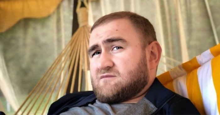 "Надо было принимать другие законы": сенатору Арашукову не понравился быт в тюрьме