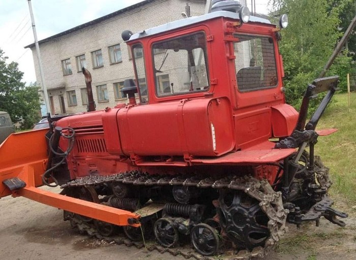 How I was taught to drive a tractor. - Studies, Real life story