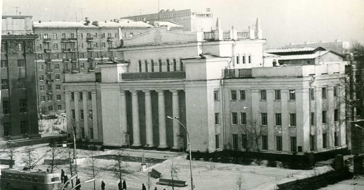 Советский новосибирск фото. Дом Ленина Новосибирск. Площадь Ленина Новосибирск 1970. Новосибирск СССР площадь Ленина. Новосибирск 1970 год.