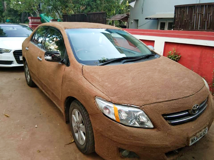 And how do you escape from the heat in the car? - Summer, India, Auto, Toyota, Manure