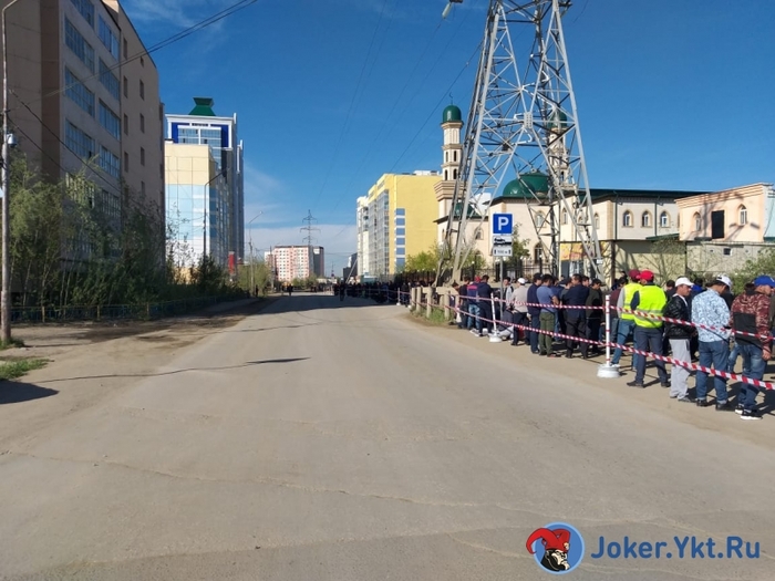 Новый мэр якутска в машине. Смотреть фото Новый мэр якутска в машине. Смотреть картинку Новый мэр якутска в машине. Картинка про Новый мэр якутска в машине. Фото Новый мэр якутска в машине
