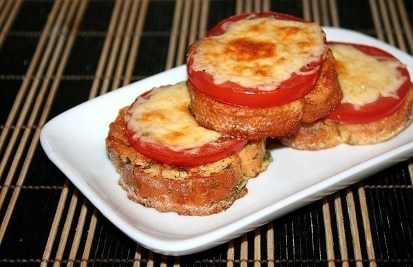 Croutons with tomatoes and cheese or a bachelor's evening snack. - My, Recipe, Toast, Longpost